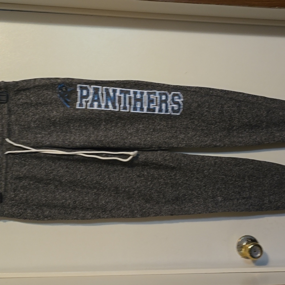 Gray Panthers Women's Cropped Sweatpants